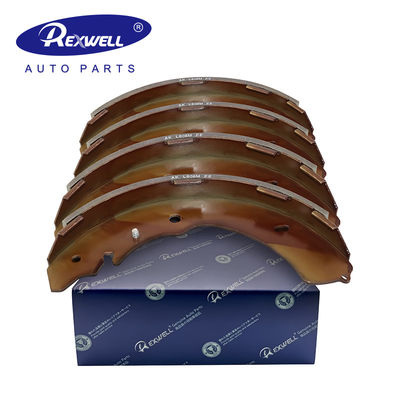 Parties détachées automobiles ensemble de chaussures de frein à tambour 4600A106 97947802 8979478020 pour MITSUBISHI L200 / TRITON 2.5 KA4T 2010-2015